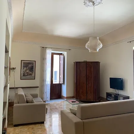 Casa Di Costanzo , Ortigia , Spazioso , Spacious , Spacieux דירה *