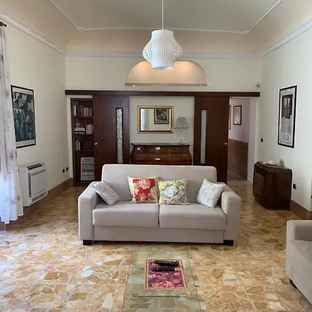 Casa Di Costanzo , Ortigia , Spazioso , Spacious , Spacieux * סירקוזה